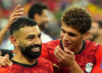 موندو ديبورتيفو بعد احتضانه من صلاح حمزة عبد الكريم في قائمة مميزة بـ كأس العالم