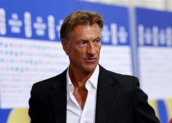 حقيقة تعيين رينارد مدير ا فني ا لـ منتخب الجزائر بعد توديع كأس العالم