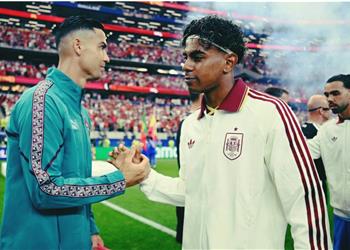 تصرف غير متوقع من لامين يامال تجاه رونالدو بعد فوز إسبانيا على البرتغال
