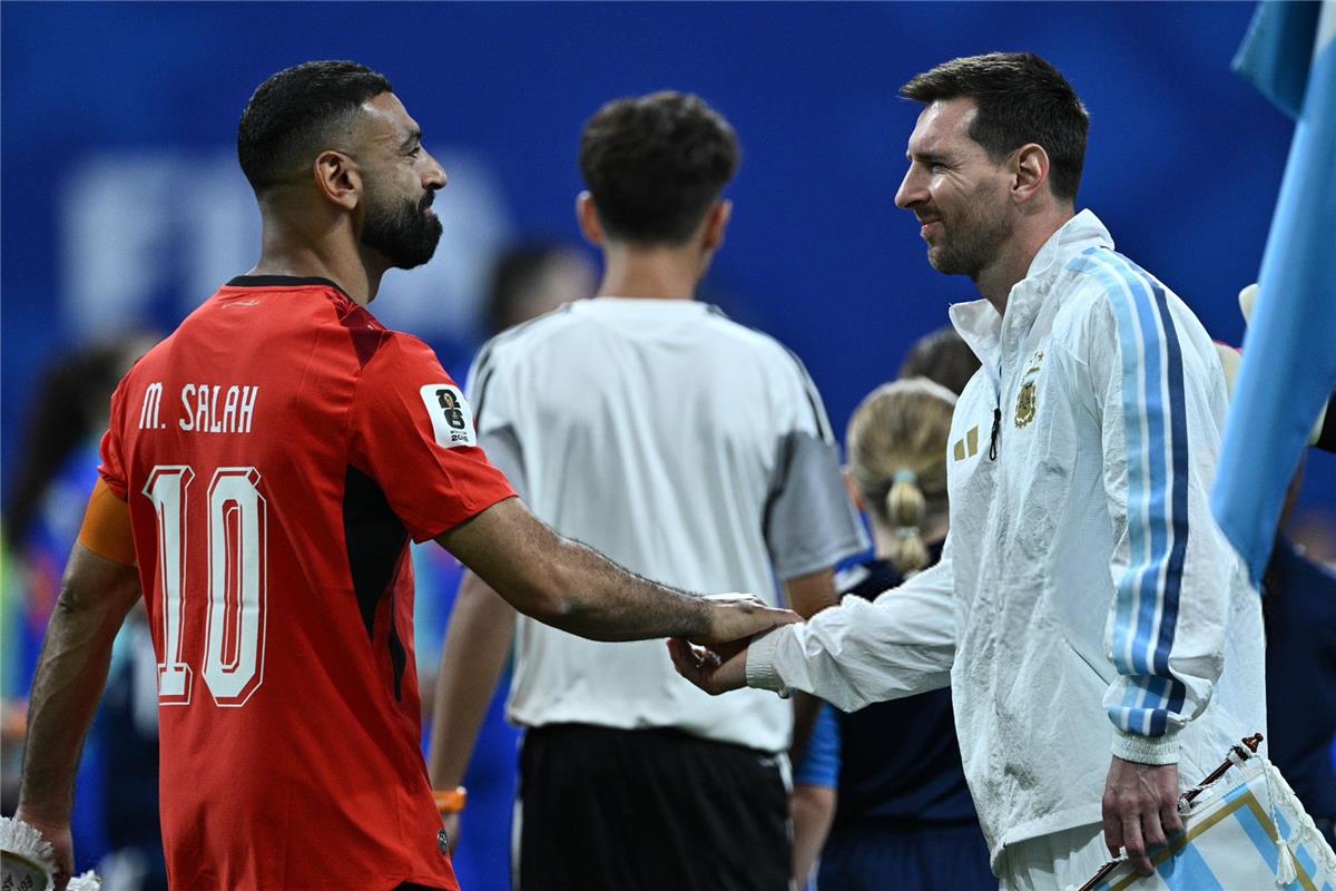 ميسي ومحمد صلاح