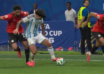 مصر عانت من الظلم حكم إنجليزي سابق ينتقد التحكيم في مباراة الأرجنتين