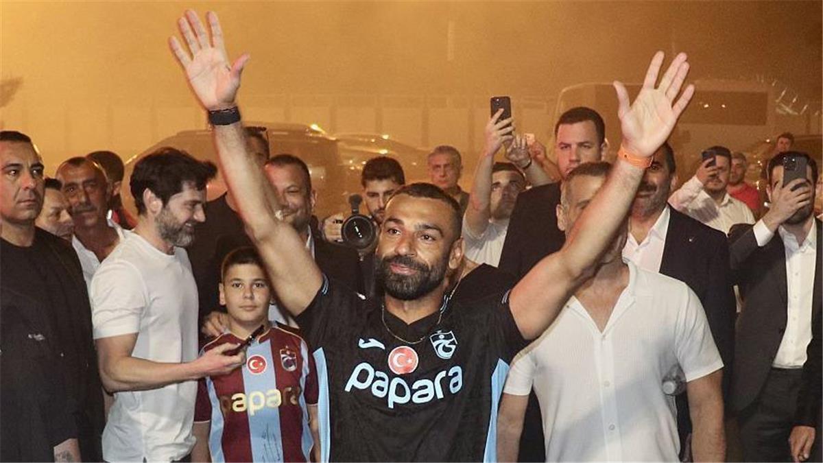 طرابزون سبور يوجه رسالة إلى الشعب المصري بعد التعاقد مع محمد صلاح 