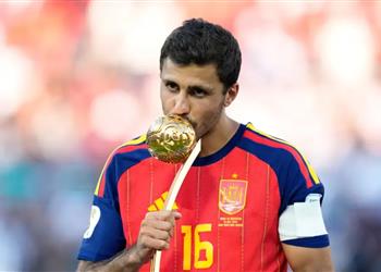 رابطة الدوري الإسباني تلمح لاقتراب رودري من برشلونة