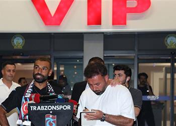 محمد صلاح يحفز لاعب ليفربول السابق للانتقال إلى طرابزون