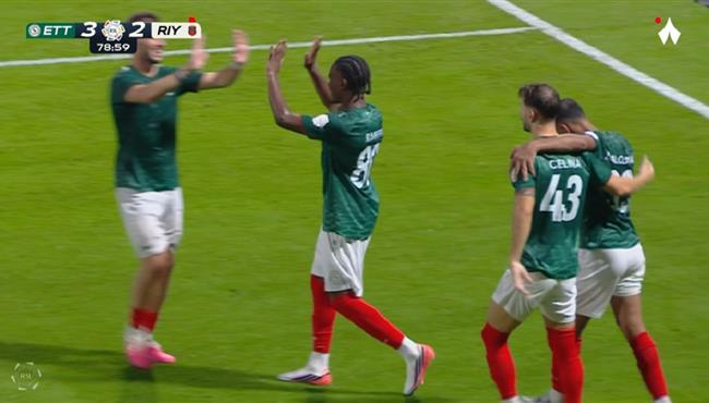 هدف الاتفاق الثالث في مرمي الرياض بالدوري السعودي