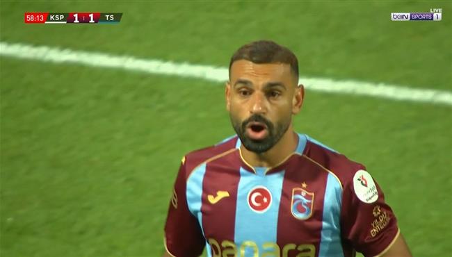 لحظه مشاركة محمد صلاح في اول مباراة له مع طرابزون سبور بالدوري التركي