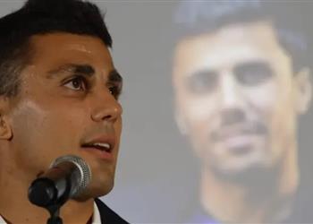 رودري يوضح سبب تفضيله برشلونة على ريال مدريد ويعلق على مفاوضات جوليان ألفاريز