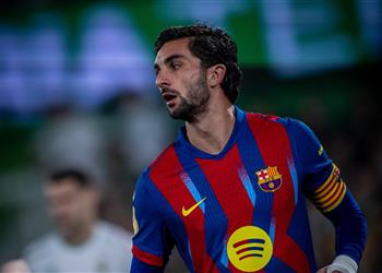 برشلونة يتخذ قرار ا نهائي ا بشأن مستقبل فيران توريس