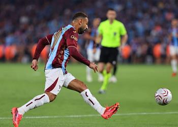 تقييم محمد صلاح في مباراة طرابزون سبور وفيرينكفاروس بملحق الدوري الأوروبي