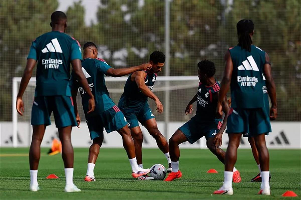 قائمة ريال مدريد لمباراة إسبانيول في الدوري الاسباني.. موقف الصفقات الجديدة 