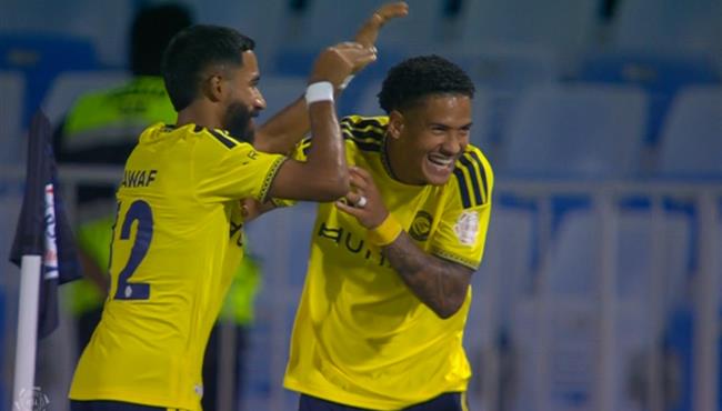 هدف النصر الثاني في مرمي الرياض وفرحه رونالدو