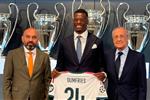 دومفريس يكشف عن طموحه مع ريال مدريد ويوضح: ممتن لوجودي في هذا النادي