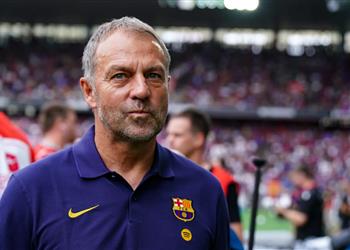 لاعب برشلونة ينفي رحيله وي لقي الكرة في ملعب فليك