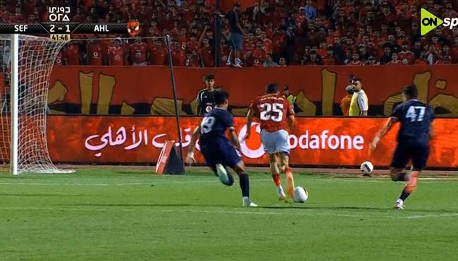 زيزو كاد ان يسجل هدف صاروخي في مرمي الشرقية انبي بالدوري المصري