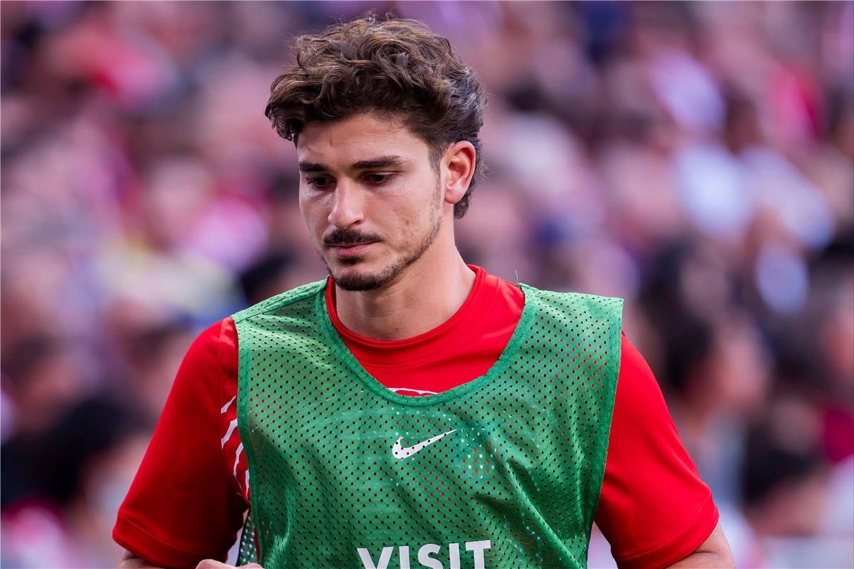 غياب جوليان ألفاريز عن تدريبات أتلتيكو مدريد.. وتقارير توضح السبب 