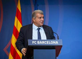 لابورتا مستعدون لشراء ألفاريز من أتلتيكو مدريد بشرط وحيد