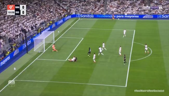 تصدي كورتوا الرائع يحرم ريال سوسيداد من تسجيل هدف امام ريال مدريد في الدوري الاسباني