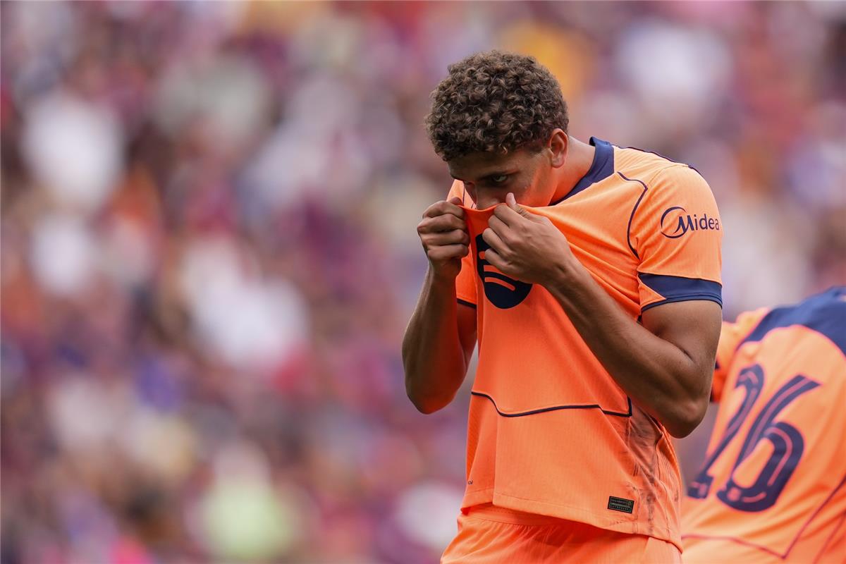 بعد حمزة عبد الكريم.. برشلونة يعلن تسجيل لاعب جديد من لاماسيا 