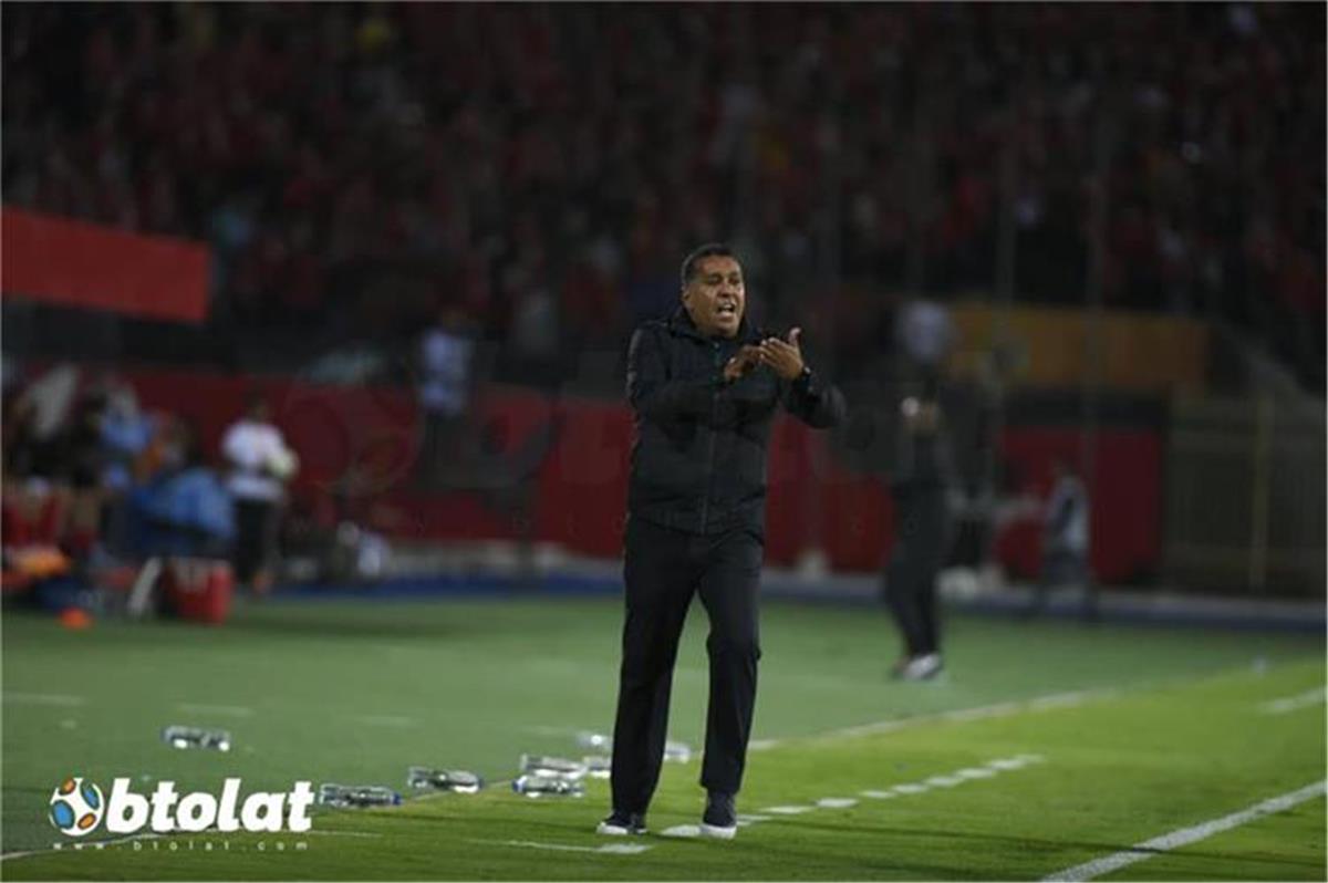 رشيد الطاوسي: عموتة الأنسب لتدريب الأهلي.. وصفقة الأحمر الجديدة سيكون من الهدافين