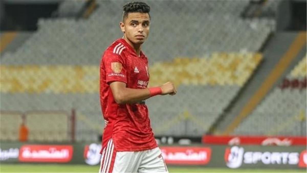 خاص| تفاصيل عقد الدبيس الجديد مع الأهلي بعد التمديد 3 مواسم 
