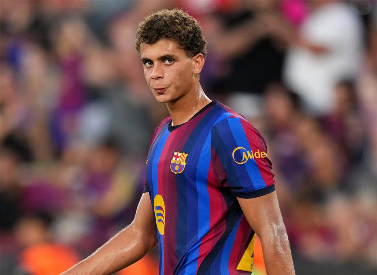 سبورت: برشلونة رفض التعاقد مع لاعب ريال مدريد الجديد.. وعلاقة حمزة عبد الكريم 
