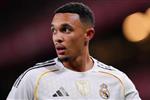 ريال مدريد يحسم موقفه من رحيل أرنولد قبل نهاية ميركاتو الصيف