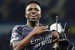 أول رد من وكالة فينيسيوس جونيور على شائعات مستقبله مع ريال مدريد