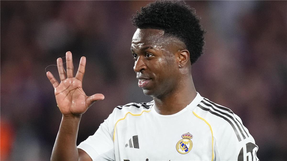 بينهم فينيسيوس جونيور.. ثلاثي ريال مدريد ينضم إلى تدريبات الفريق 