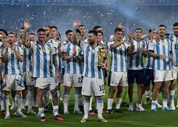لاعبو الأرجنتين يودعون ليونيل ميسي بعد اعتزاله دولي ا الأفضل في التاريخ