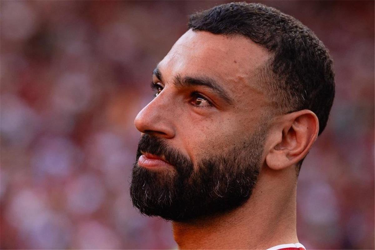 أول طلب لـ محمد صلاح من ناديه الجديد.. وموعد وصوله 