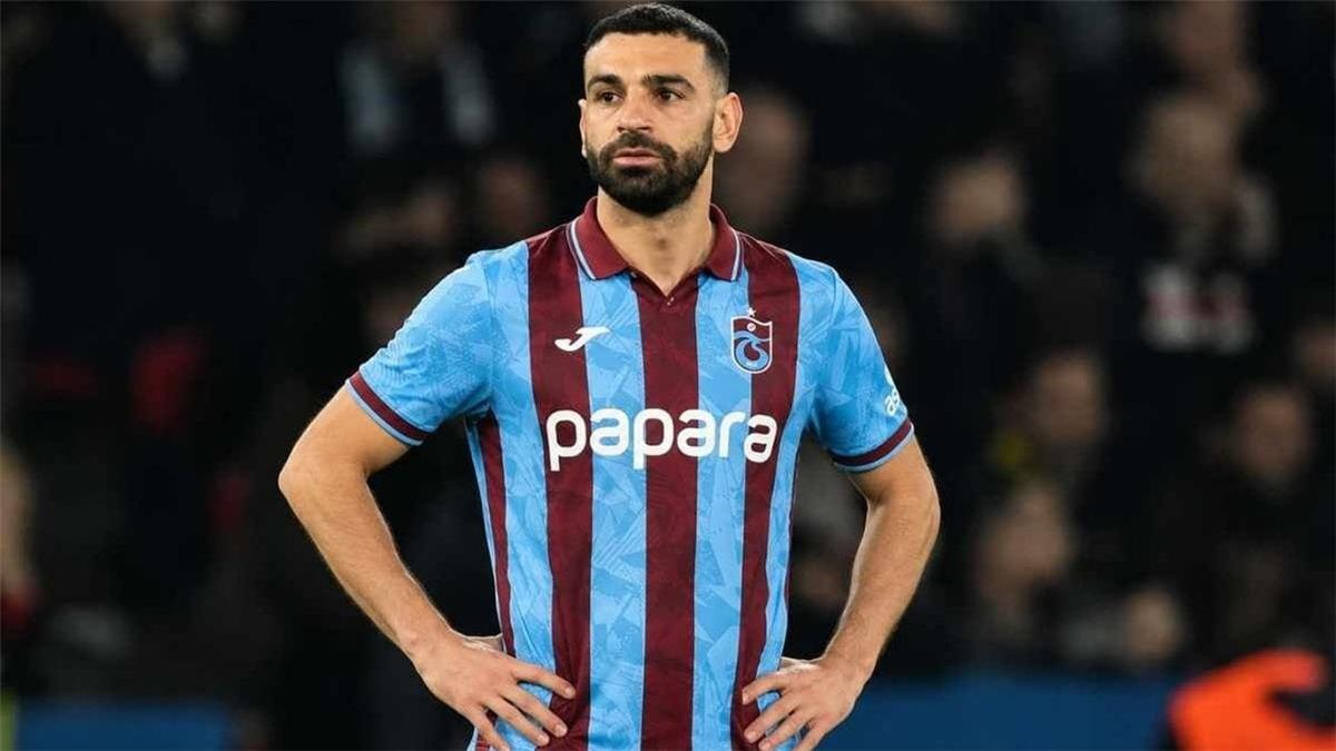 محمد صلاح يصل اسطنبول تمهيدًا للتوقيع مع طرابزون سبور