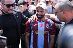 فيديو | طرابزون سبور يطبع قمصان محمد صلاح.. والكشف عن رقمه مع الفريق