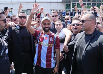 رئيس طرابزون سبور يكشف رسالة صلاح قبل انضمامه وحقيقة اهتمامه بـ مرموش