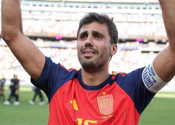 تقارير تفسر سبب تفوق برشلونة على ريال مدريد في سباق ضم رودري