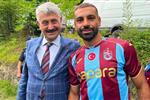صور |  لفتة رائعة من عمدة مدينة أركالي لـ محمد صلاح أثناء تصوير إعلان تجاري