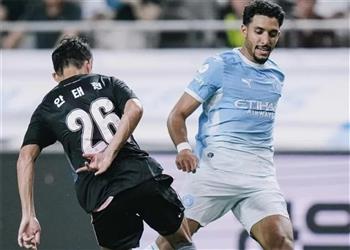 فيديو كيف يقضي عمر مرموش وقته قبل مباراة مانشستر سيتي وأتلتيكو مدريد