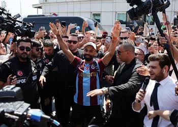 بعد ضم صلاح طرابزون يحقق إيرادات استثنائية في 3 أيام