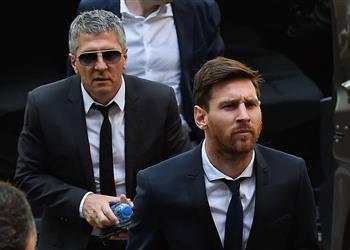 أول رد فعل من برشلونة بعد وفاة والد ميسي