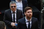 أول رد فعل من برشلونة بعد وفاة والد ميسي