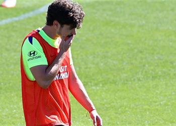 ردود أفعال جماهير أتلتيكو مدريد تجاه ألفاريز بعد فشل انضمامه إلى برشلونة