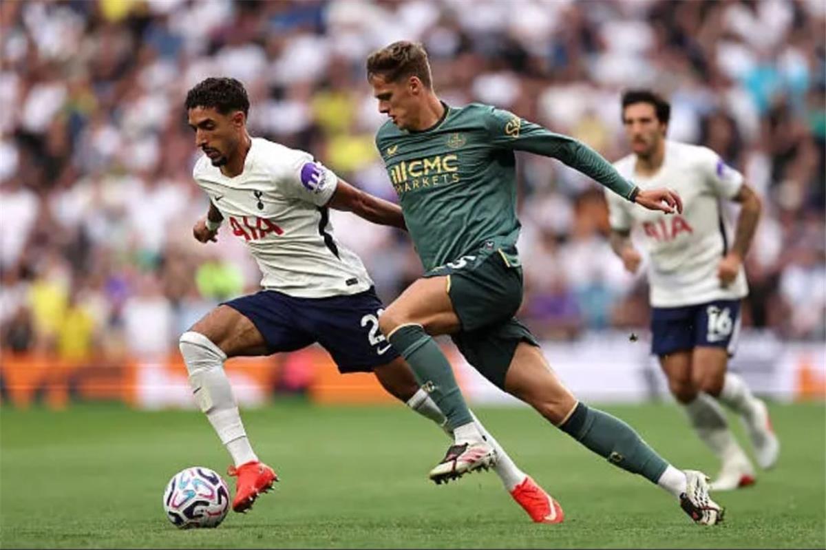 فيديو | ماذا قدم عمر مرموش خلال مباراة توتنهام وإيفرتون بالدوري الإنجليزي؟