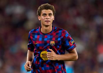 ماركا لاعب برشلونة يمثل عائق ا أمام حمزة عبد الكريم
