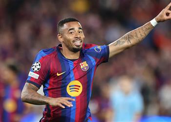 جيسوس لاعب برشلونة يستحق الكرة الذهبية ورافينها لم يفاجئني