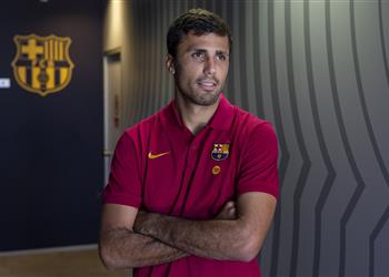 رودري ألفاريز وحش وتفاجأت من نجم برشلونة