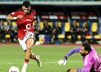 فيديو الأهلي يتصدر جدول الدوري مؤقت ا بثنائية زيزو والشحات أمام أبو قير للأسمدة