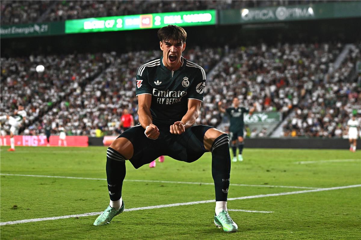 في الوقت القاتل.. كارلوس إسبي يسجل هدف ريال مدريد الثالث أمام إلتشي