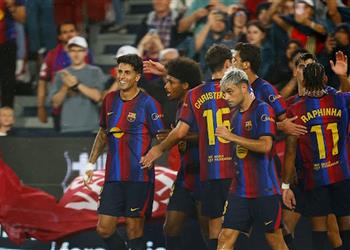 لاعب برشلونة يغادر مباراة راسينج سانتاندير مصاب ا