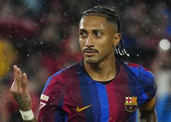 فيديو زبيري يسجل هدف راسينج الثاني أمام برشلونة ورافينها يرد بالهاتريك