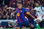 3 ضربات جزاء.. هاتريك رافينها يقود برشلونة لاكتساح راسينج بسباعية في الدوري الإسباني