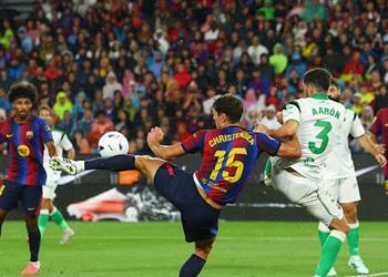 برشلونة يحقق رقم ا مميز ا أمام راسينج في الدوري الإسباني